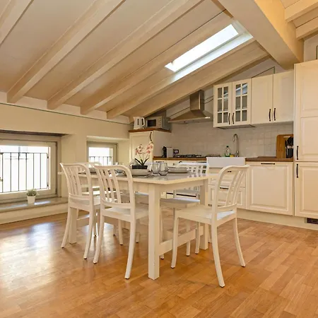 Historic Charm With Exposed Beams Ac In *